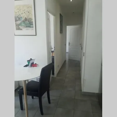 Beautiful Flat In Center Nice